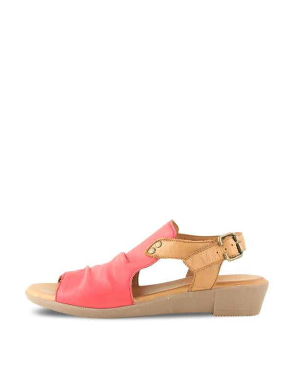 Bueno Aliah Flat Sandals