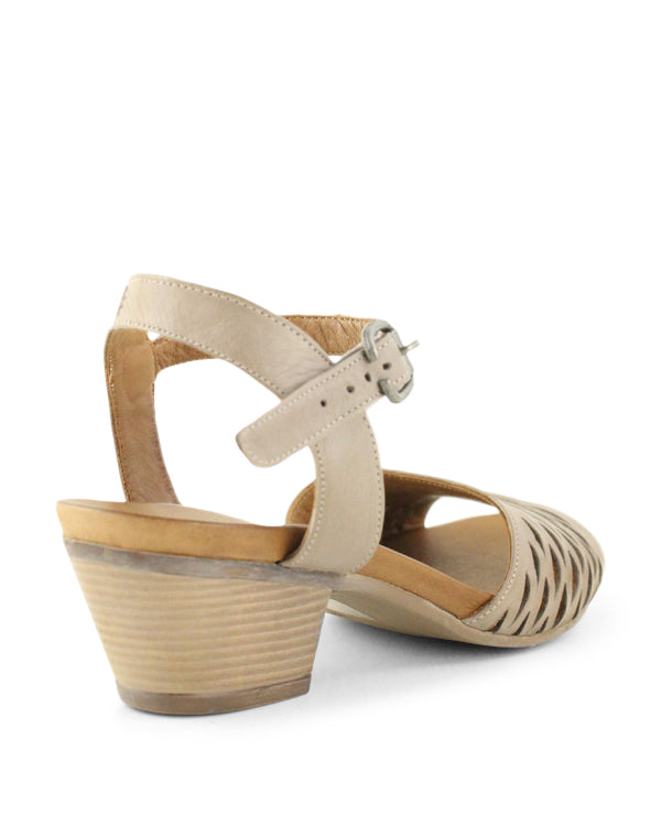 Bueno Judy Mid Heels