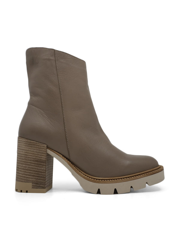 Women's Lizzie Ankle Boots