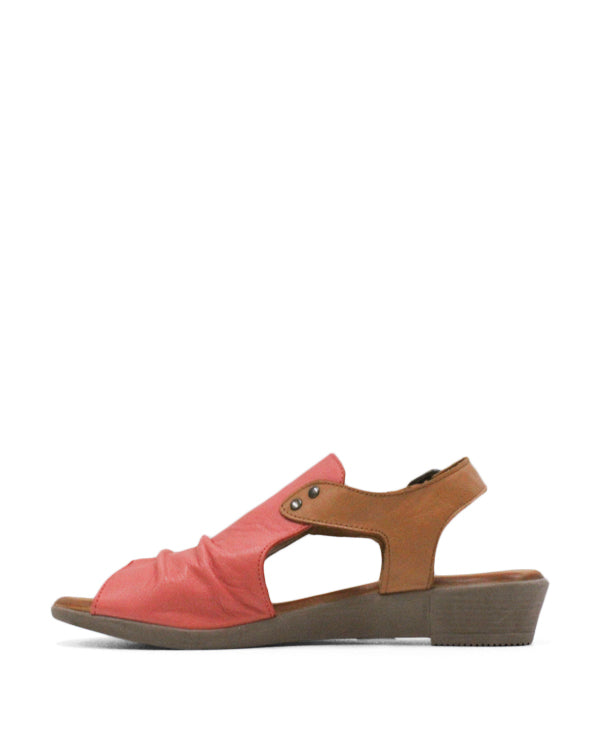 Bueno Aliah Flat Sandals