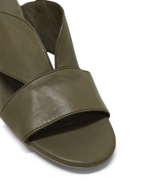 Bueno Zeek Mid Heels